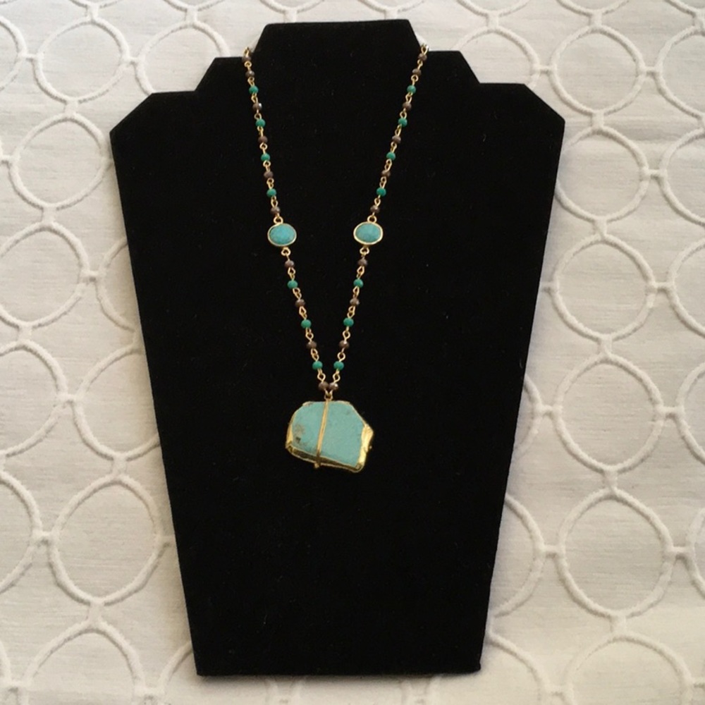 Amazing beaded necklace with turquoise stone!!